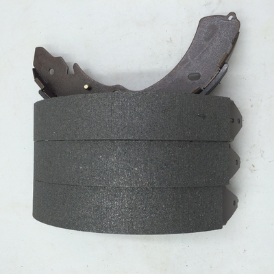 Pads de freio traseiro de cerâmica de carbono altamente recomendados para reparação e substituição de automóveis