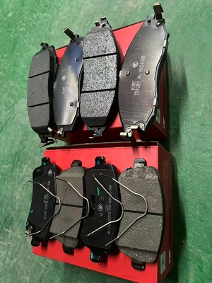 Pequim 2016-2021 Instalação de automóveis Off-road BJ40 Pads de travagem dianteiros traseiros Materiais de primeira linha