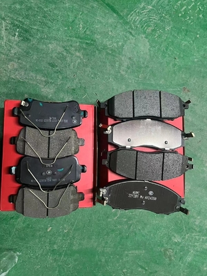 Pequim 2016-2021 Instalação de automóveis Off-road BJ40 Pads de travagem dianteiros traseiros Materiais de primeira linha