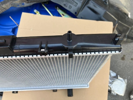 Tanque de radiador automático para a Grande Muralha Haval H3 H5 H6 H8 H9 Garantida e desempenho
